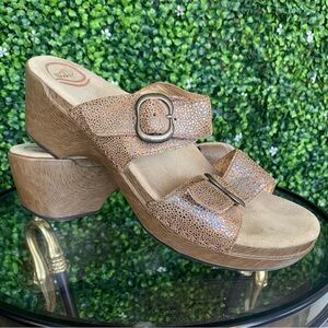 D2 Dansko Sophie Sandals
